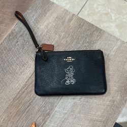 Coach Disney Edition -Minnie- Wristlet 