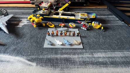 Lego city deep sea explorers set and ocean exploration submarine set with minifigures