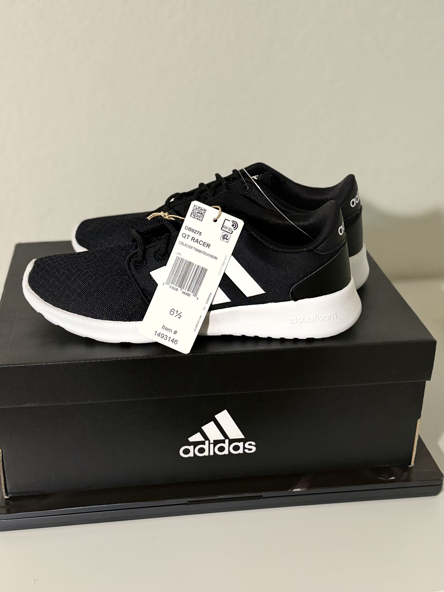 (NEW) Adidas Women’s Cloudfoam QT Racer Running Shoes