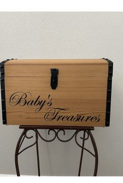 Baby’s Treasures Wooden Keepsake