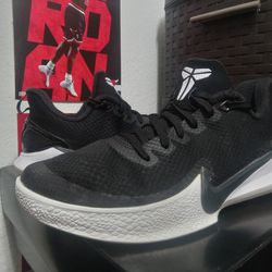 Nike Kobe Bryant Size 9.5 Mens $45