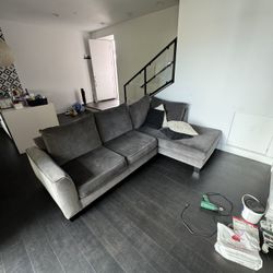 Large Sectional Couch On Emeryville/oakland Border