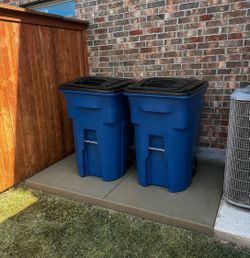 Base for trash bings