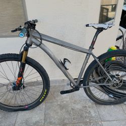 Lynskey Titanium Helix 29er Single-Speed – Fox Factory Kashima,