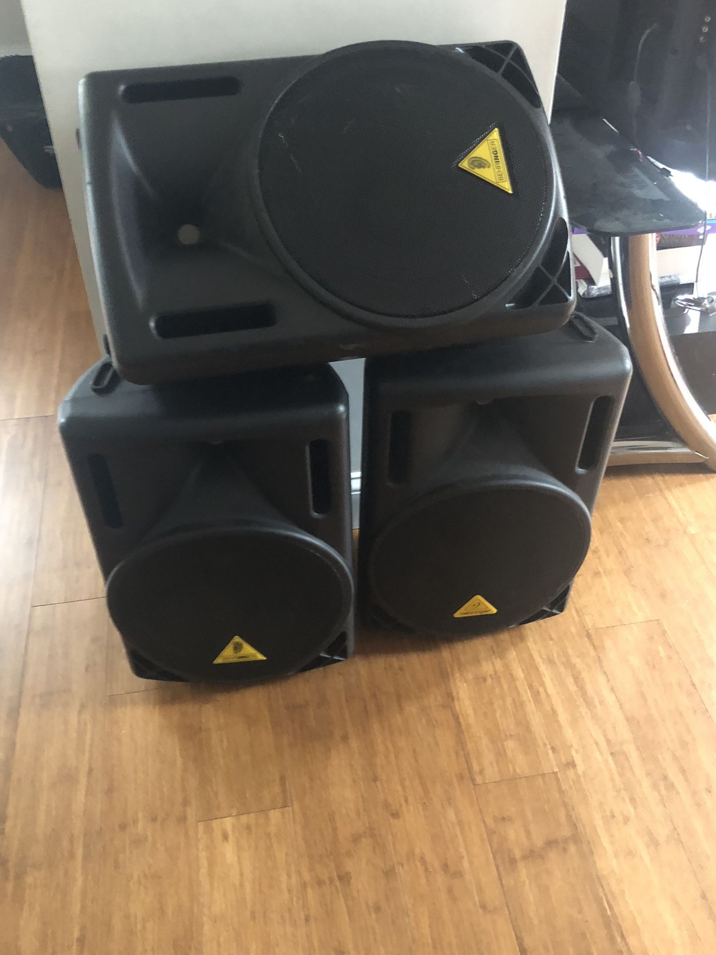 3. Behringer Power Speakers 🔊 12 Inches