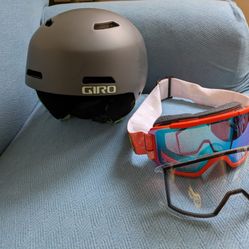 Snowboard Helmet + Goggles - womens M