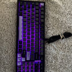 Wireless gaming keyboard