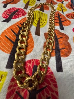 Vintage Textured Gold Curb Link Statement Necklace