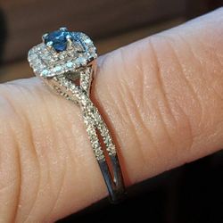 10k Deluxe White Gold Diamond Ring