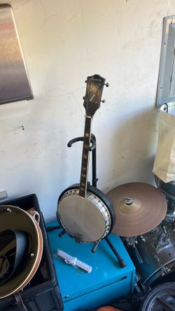 Harmony closed back 4 string banjo