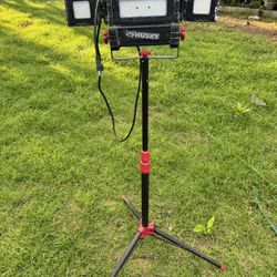 Husky tripod light
