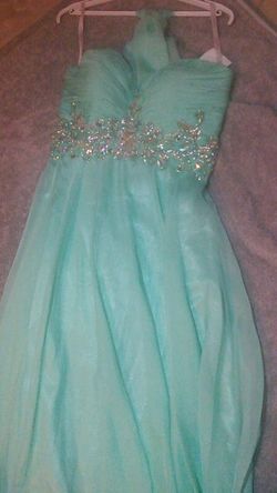 BRAND NEW DRESS & HEELS