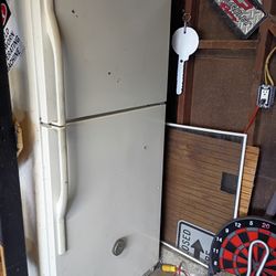 $50 Kenmore Fridge Older Model Works Great No Issues