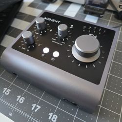 Audient ID4 Audio Interface