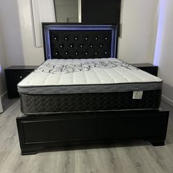 Queen Size bed frame with led lights & mattress including.     Cama Queen Size con Luz led Colchon incluido