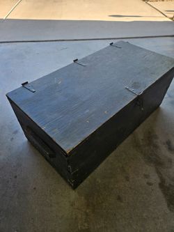 Wood foot locker
