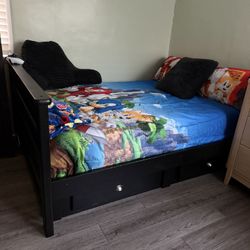 Pre Owned Queen mattress and Frame 