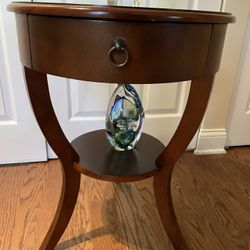 Beautiful Wooden Small Round Table-$35/ Its Like New!