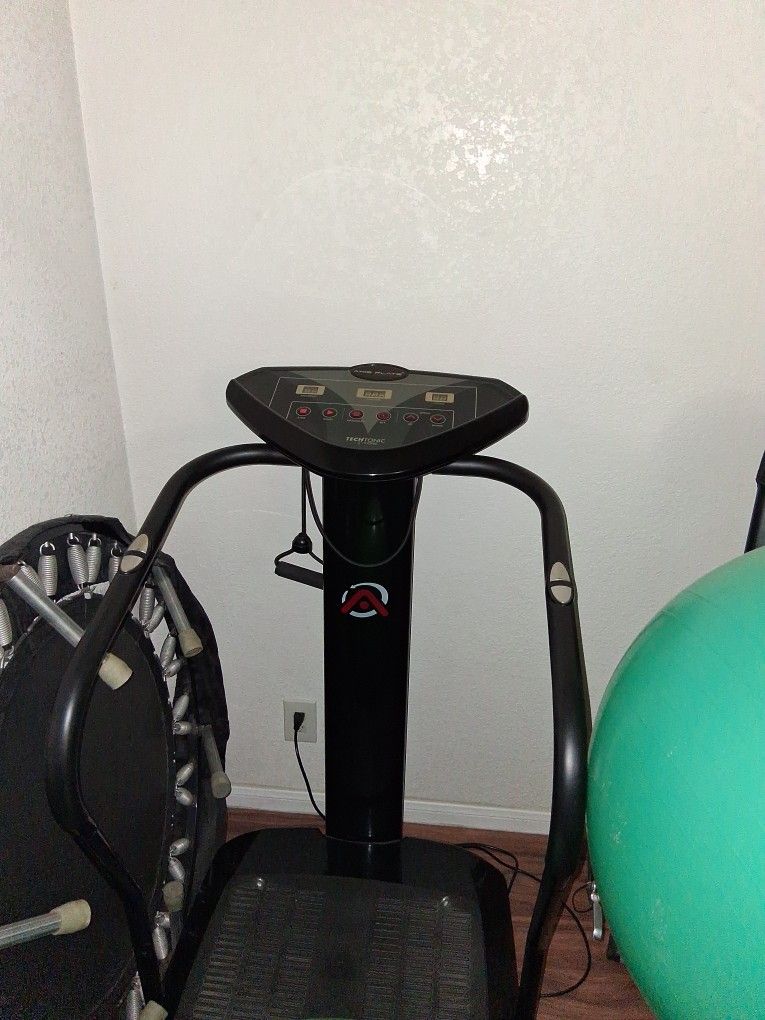 Axis VIBRATION Plate Exerciser