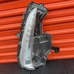 2017-2018-2018-2020 -2021 -2022 TOYOTA PRIUS PRIME FOG LIGHT RIGHT LED OEM