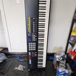 Akai MPK88 MIDI Keyboard