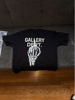 Gallery dept bone t size small