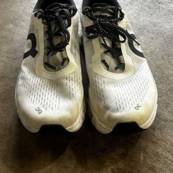 ON Cloudmonster Running Shoes 