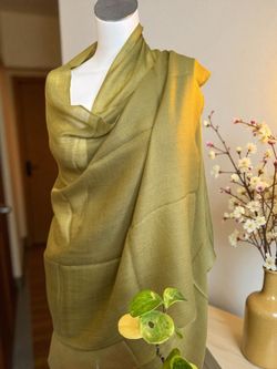 100% cashmere & 100% Wool 