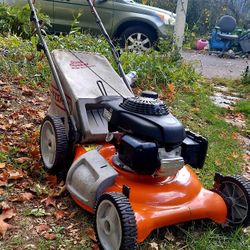 Husqvarna (Honda Engine) Lawnmower 