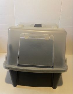 Hooded Cat Litter Box with Swinging Door