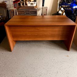 Office desk - FREE