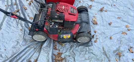 Troy Bilt, 21 Cutting With Electric Start Front Wheel Drive 