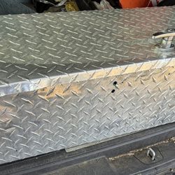 Used Lund Tool Box With Keys $120 OBO Roughly 48x14”x14” 