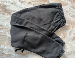Black essential pants