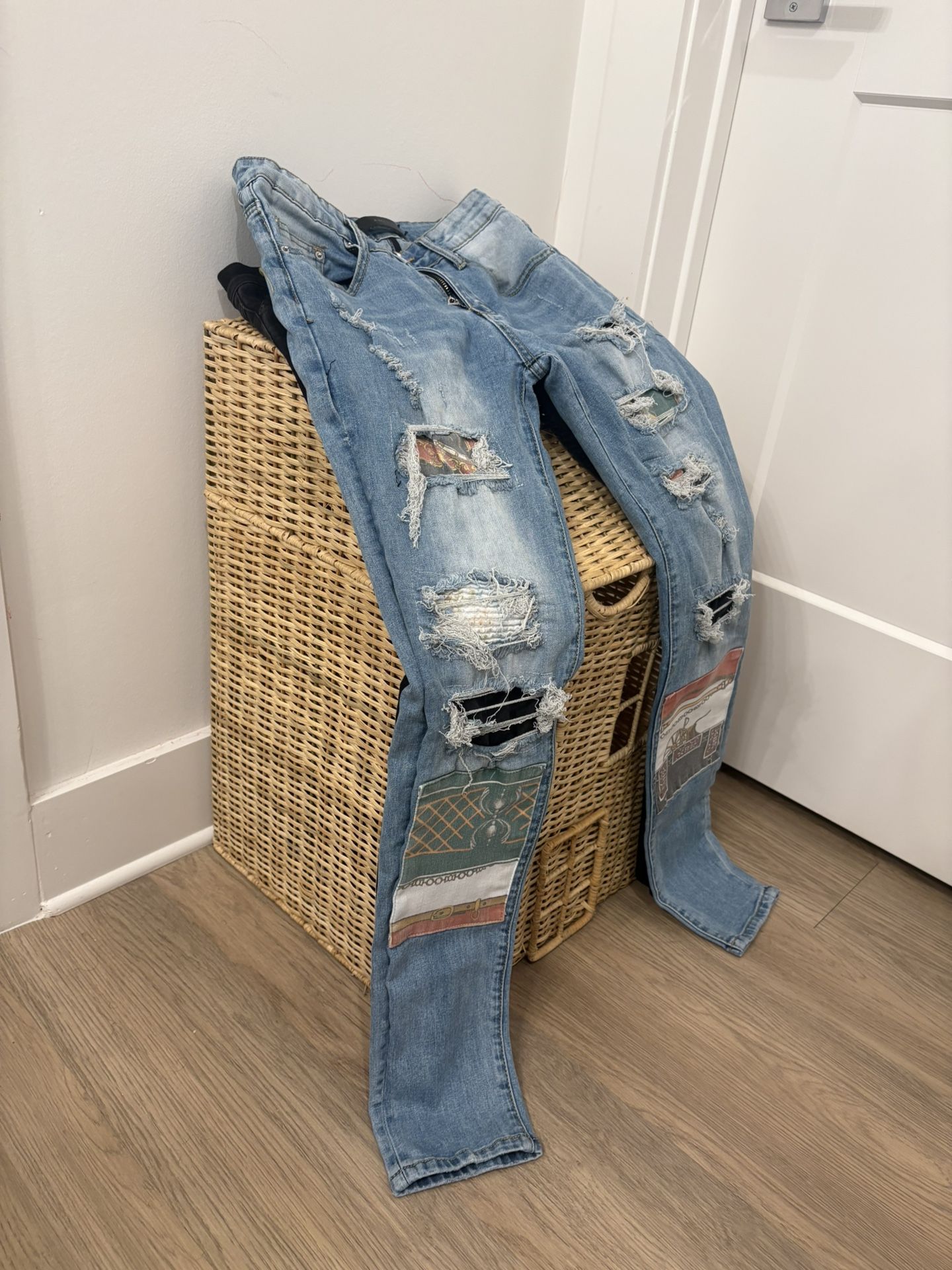 AMIRI BLUE DENIM JEANS, 30 X 30