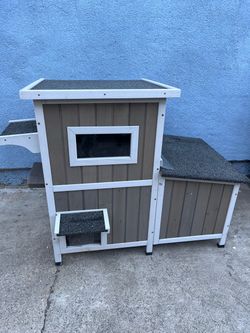2-Story Weatherproof Wooden Cat House with 3 Escape Doors