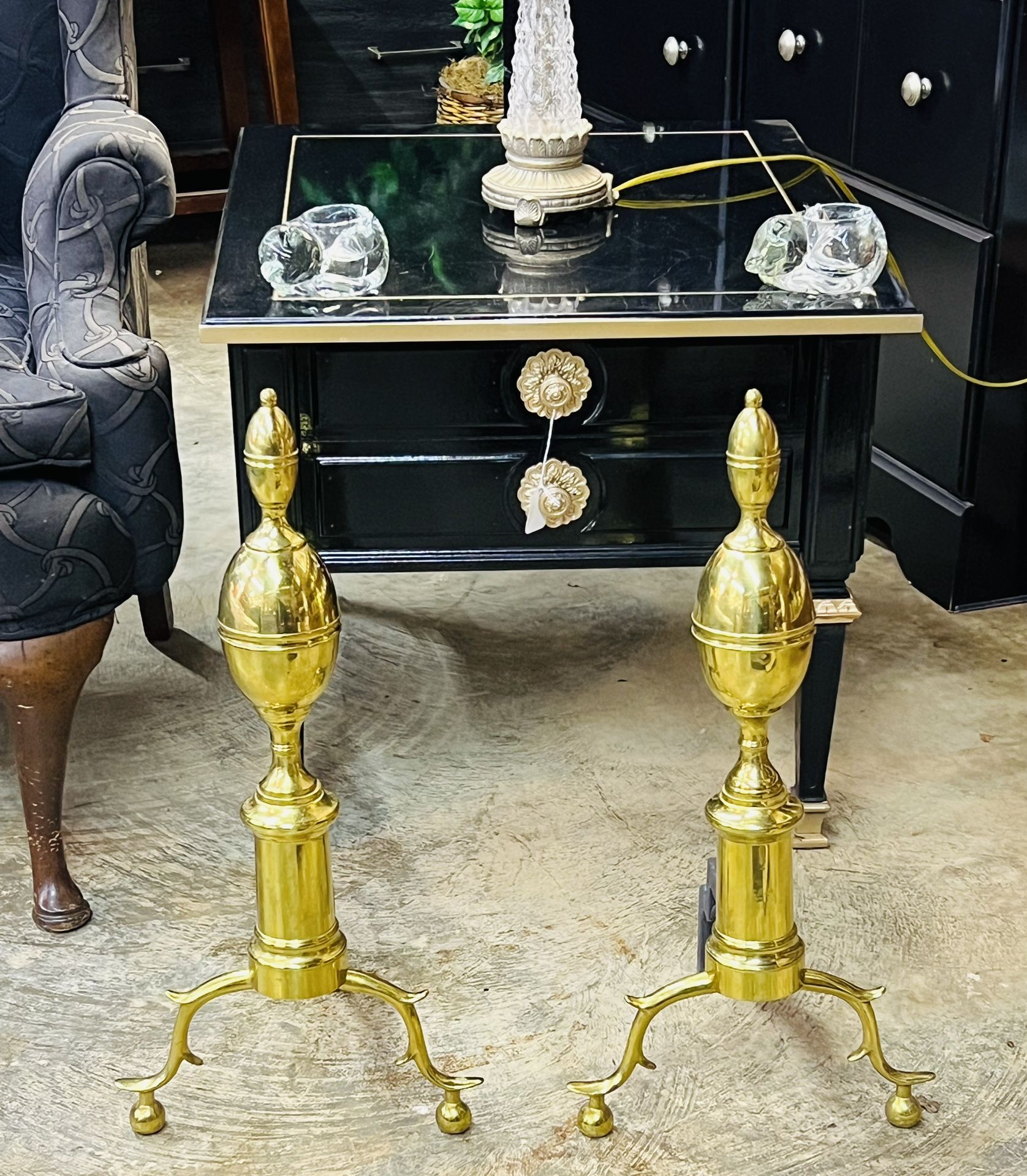 (2)VTG WILLIAMSBURG CW 100-2 VIRGINIA METALCRAFTERS/HARVIN RALEIGH TAVERN BRASS “LEMON TOP” ANDIRON