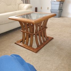 Solid oak end table/coffee table 