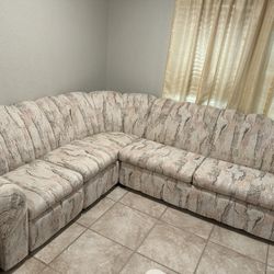 Couch 450 OBO 