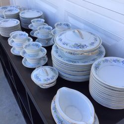 Service Of 12 Noritake China