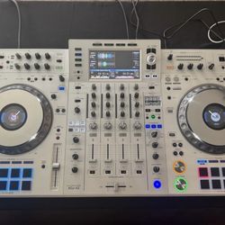 Pioneer XDJ-XZ_DJ Controller Plus Flight Case