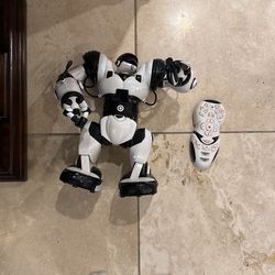 WowWee Robosapian Robotic 14" Interactive Toy Robot Humanoid with Remote 24514EL