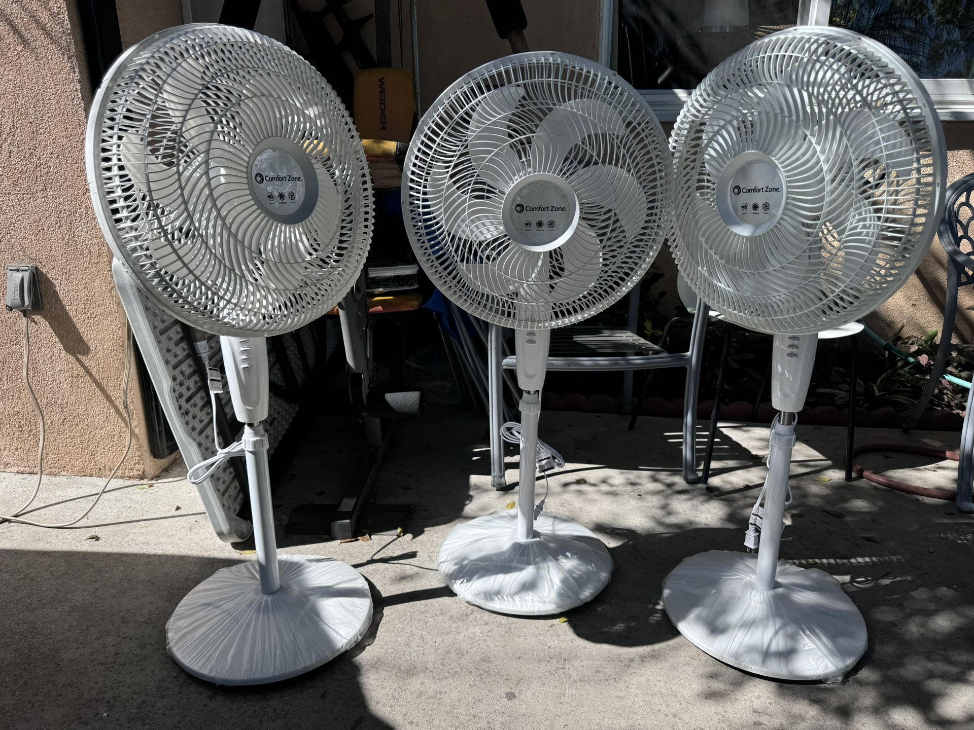 powerful fan, standing fan pedestal fan 18” oscillating 3 speed plastic no rusting adjustable height brand new firm price, ventilador de piso portátil