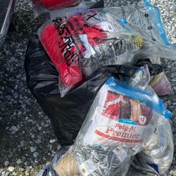 Free Bag Of Yarns( Pending Pick Up)
