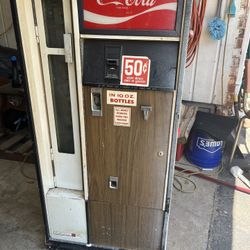 Vintage Coke Machine 