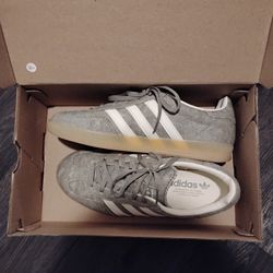 Adidas Gazelle Women Size 8