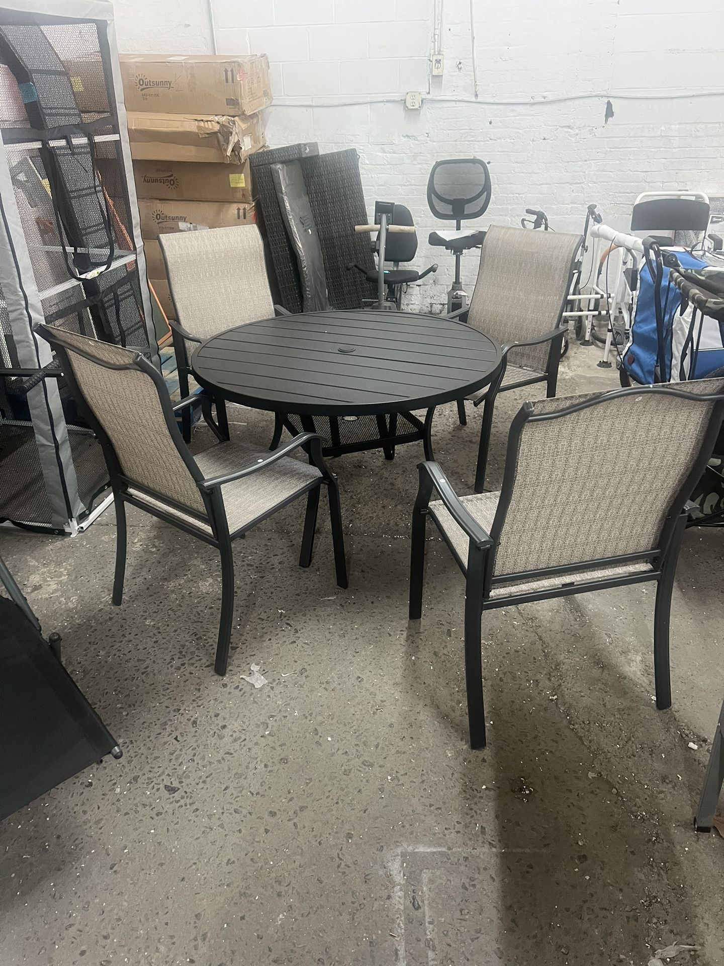 Patio Dining Set for 4, Outdoor Furniture Set Includes 1 Round Patio Table and 4 Patio Sling Chairs, Patio Table and Chairs for Outsides, Black Table 