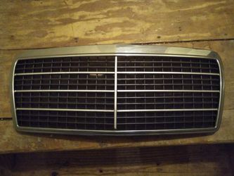 Original 90-95 Mercedes Benz grille