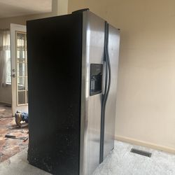 Used Refrigerator Give Away For Free Zip30122