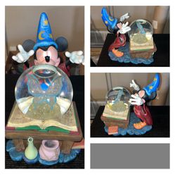 DISNEY The Sorcerers Apprentice Vintage Mickey Mouse Light-Up Snow Globe Music Box (heavy/no box)